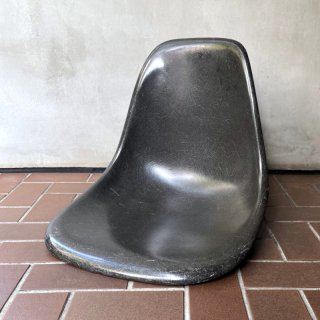 Eames Side Shell / Dark Tone