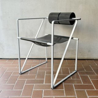 Seconda Chair<img class='new_mark_img2' src='https://img.shop-pro.jp/img/new/icons5.gif' style='border:none;display:inline;margin:0px;padding:0px;width:auto;' />