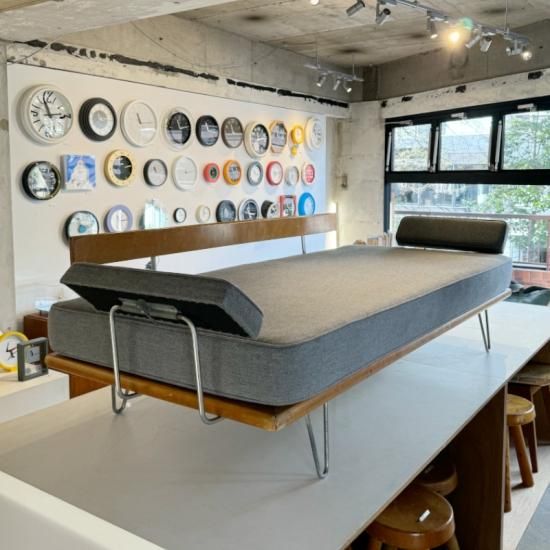 Daybed Model No.5088 with Arms - NICK WHITE Daybed Model No.5088 with Arms - NICK WHITE