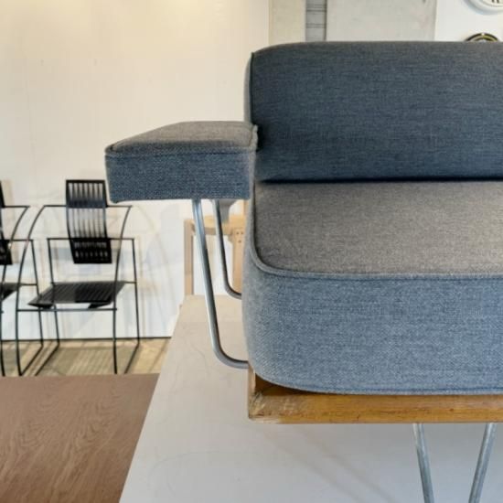 BUILDING | Nelson X-leg Table manufactured by Herman Miller