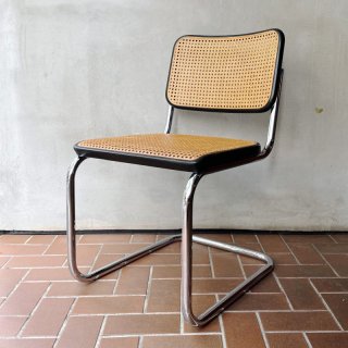 Thonet S32 Chair (1977)<img class='new_mark_img2' src='https://img.shop-pro.jp/img/new/icons5.gif' style='border:none;display:inline;margin:0px;padding:0px;width:auto;' />