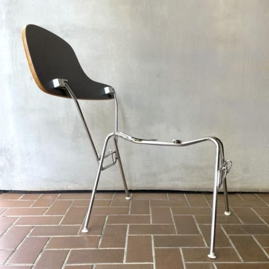 Eames School Base / Japan Model - NICK WHITE