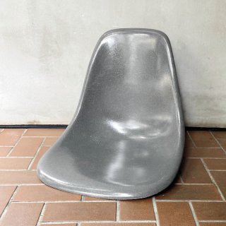 Eames Side Shell / Elephant Hide Grey / B<img class='new_mark_img2' src='https://img.shop-pro.jp/img/new/icons5.gif' style='border:none;display:inline;margin:0px;padding:0px;width:auto;' />