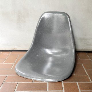 Eames Side Shell / Elephant Hide Grey / C<img class='new_mark_img2' src='https://img.shop-pro.jp/img/new/icons5.gif' style='border:none;display:inline;margin:0px;padding:0px;width:auto;' />