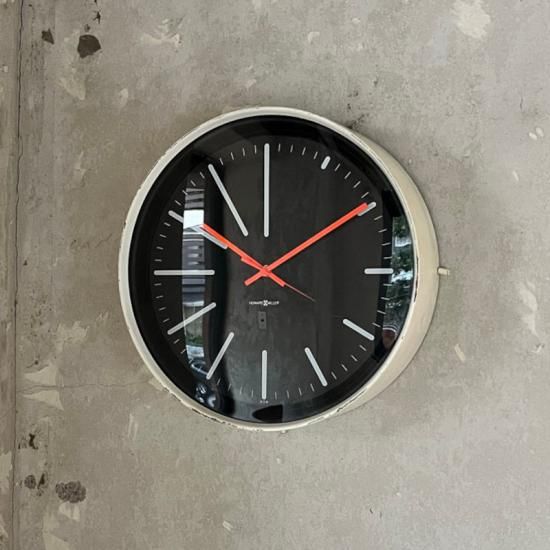 Howard Miller Wall Clock / No.629-022 - NICK WHITE Howard Miller Wall Clock / No.629-022 - NICK WHITE
