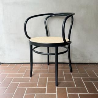 トーネット社オリジナル復刻限定モデル　アウグスト・トーネット1908年 Amazon｜THONET CHAIR（トーネットチェア）PP製 【ダイニング