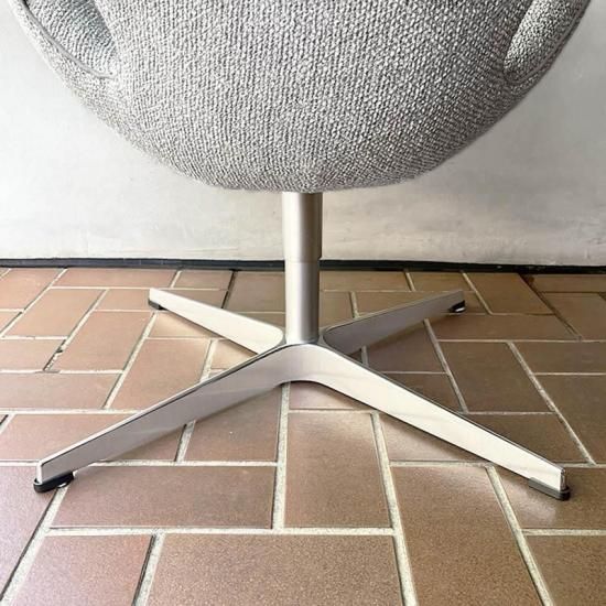 Fritz Hansen / Swan Chair / 2023 Limited Edition - NICK WHITE