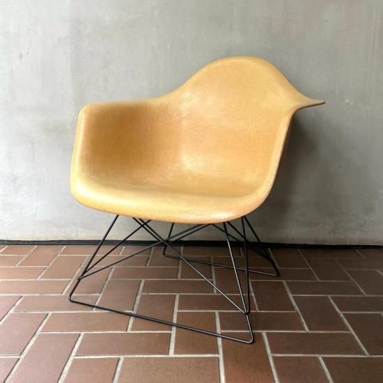 ⭐️【レア品】ハーマンミラー Eames 2nd Arm shell Herman Miller | Eames arm shell chair 2nd (salmon) イームズアーム