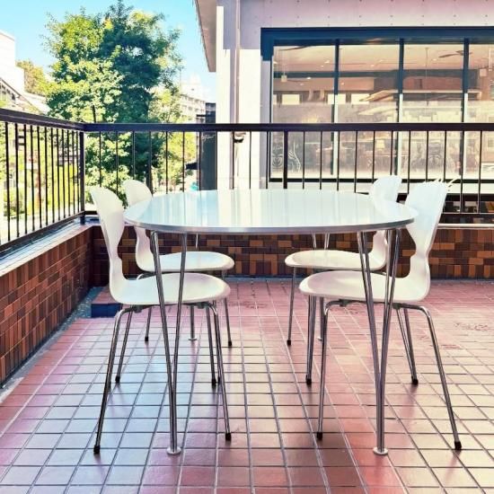 Fritz Hansen / Superellipse Dining Table - NICK WHITE