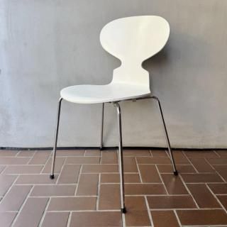 Ant Chair #3101 / Lacquered White 