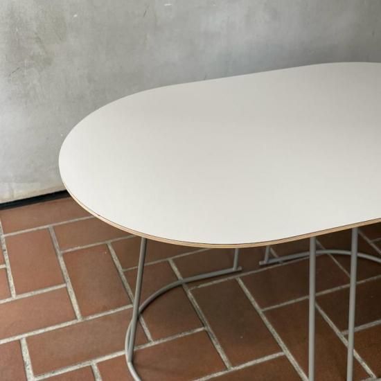 Airy Coffee Table / Muuto (Used) - NICK WHITE