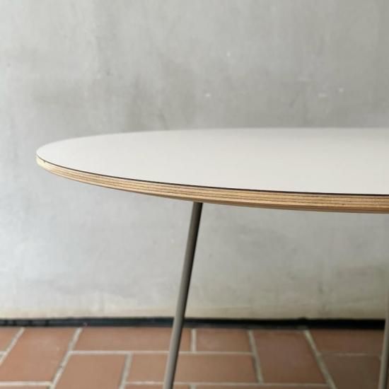 Airy Coffee Table / Muuto (Used) - NICK WHITE