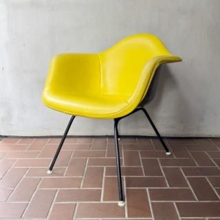 Eames Arm Shell / H Lounge Base (LAX)<img class='new_mark_img2' src='https://img.shop-pro.jp/img/new/icons5.gif' style='border:none;display:inline;margin:0px;padding:0px;width:auto;' />