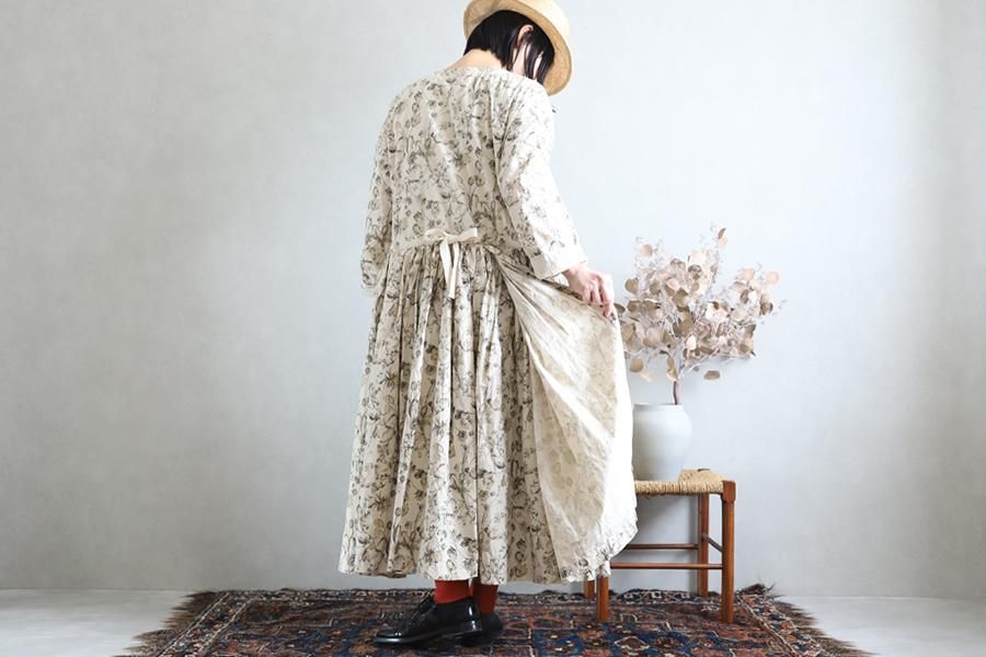 veritecoeur vc-2121 フラワープリントワンピース Veritecoeur(ヴェリテクール)【2020ss新作】フラワープリント