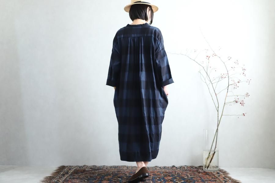 未使用級 ヴェリテクール ウール素材 薄手 スタンドカラーチェック