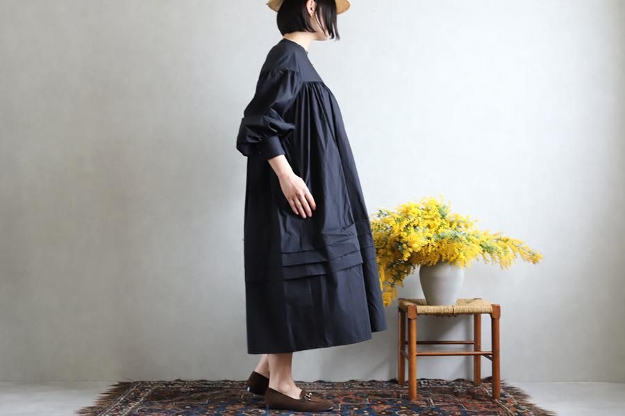 美品✦ฺヴェリテクール/Veritecoeur ギャザーワンピース チャコール Veritecoeur online 限定※<br>NT-102J<br>切替ギャザー