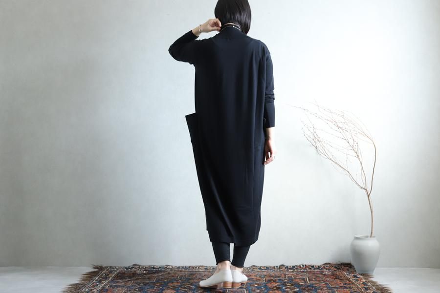 エヴァ厶エヴァ evam eva リネン100% Vネックワンピース ブラック