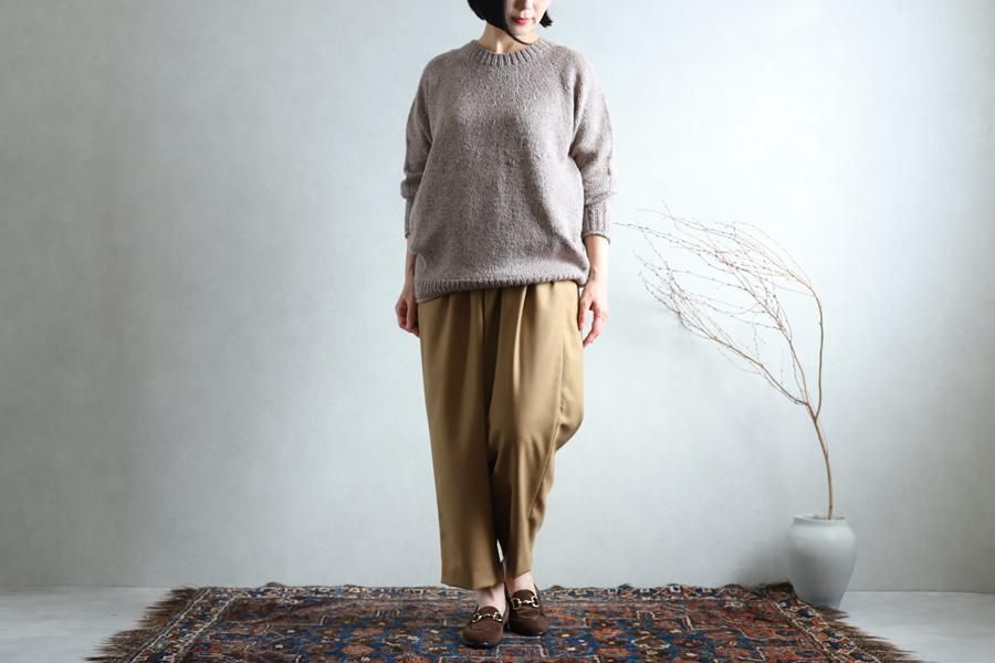 Veritecoeur 【新品タグ付】クルーネックニット ベージュ Veritecoeur(ヴェリテクール)【2020AW新作】手編みクルーネックニット
