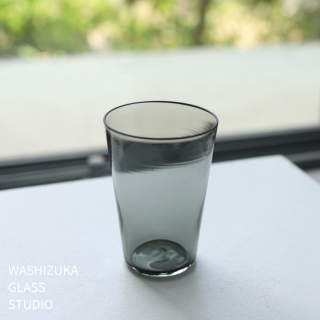 ͵ WASHIZUKA GLASS STUDIO charcoal cup long