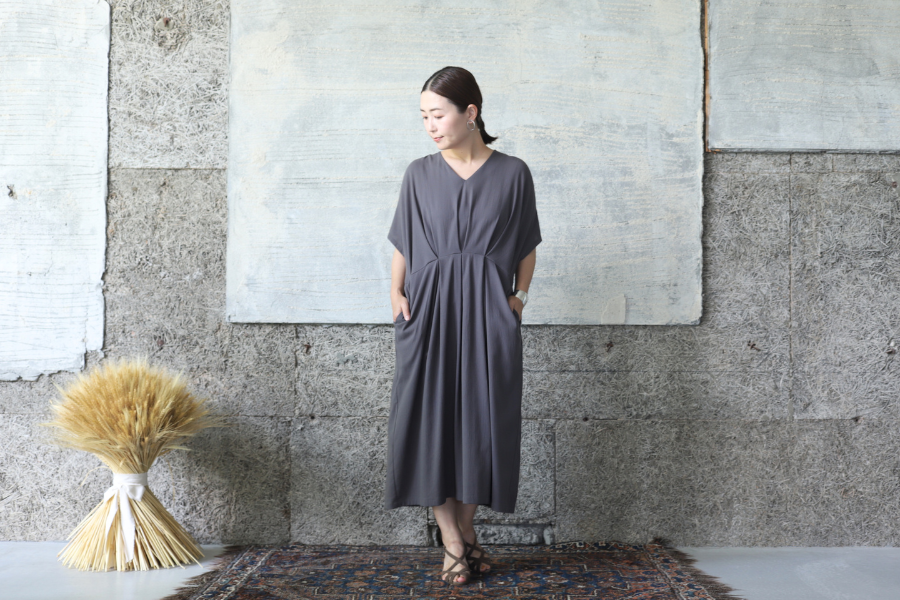 evam eva(エヴァム エヴァ) Vネック タック ワンピース / v neck tuck