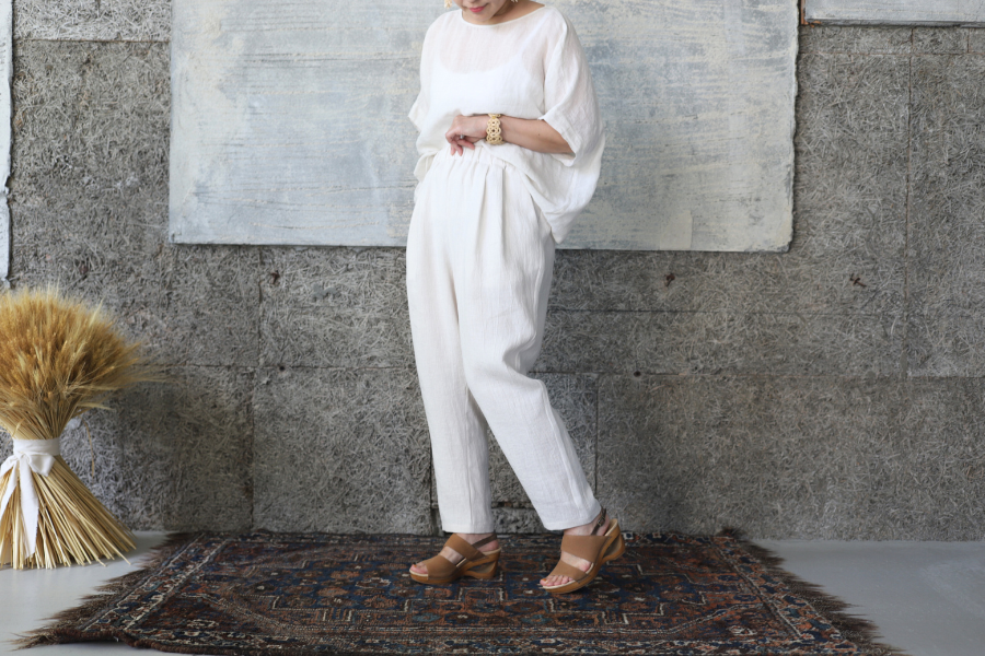 evam eva(エヴァム エヴァ) リネン タック パンツ / linen tuck pants antique white(04)  E231T217 - lizm