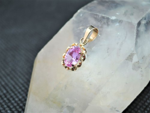 【大人可愛い♪】ピンクサファイア /pink sapphire K18ペンダントトップ　生活を豊かにする石