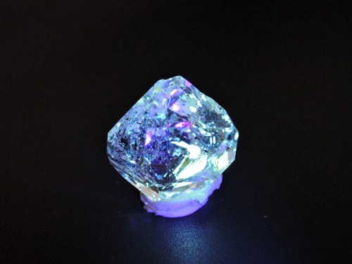 生命のエネルギーを感じる石】 オイルインクォーツ/OIL IN QUARTZ with
