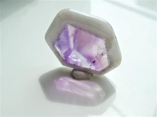 489/14kgfトラピッチェアメジストと宝石質３石のチャーム 489/14kgfトラピッチェアメジストと宝石質3石のチャーム