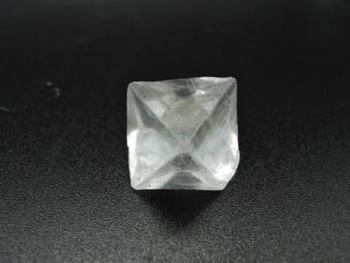 輝く満天の星】イリノイ産フローライト カラーレス 八面体 輝く満天の星】イリノイ産フローライト カラーレス 八面体