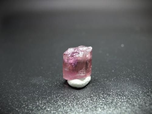 GG　ピンクトルマリン　原石　鉱物標本 ピンクトルマリン 結晶 165g 母岩付き｜天然石 原石 通販キラリ石
