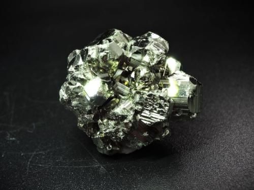 キラキラの結晶が綺麗な】パイライト結晶原石 ペルー産