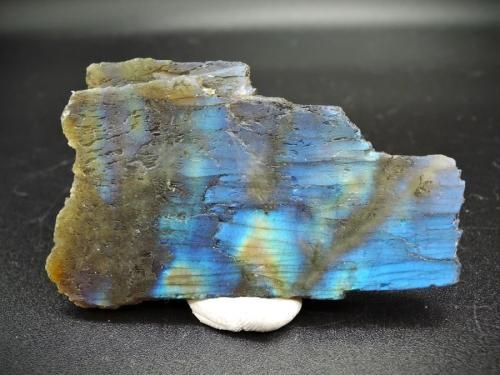 アゲハ蝶の羽のような輝き】 ラブラドライト原石