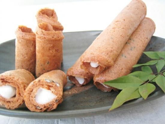 送料・消費税込み】手作り有平糖（あるへいとう）入り巻き煎餅【亀巻