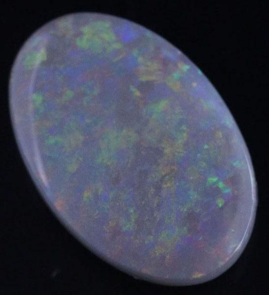 深い色彩と虹色の輝きが魅力のブラックオパール | 上野御徒町で高品質