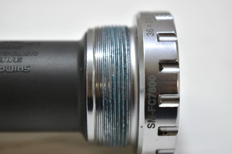 DURA-ACE SM-FC7800 ボトムブラケット イタリアン 70 中古品