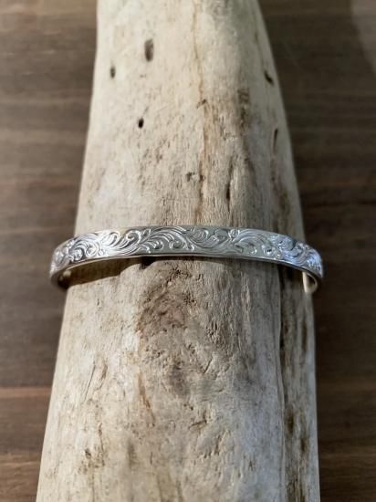 B 005 唐草平打ちバングル F 6ｍｍ Dear Blossom