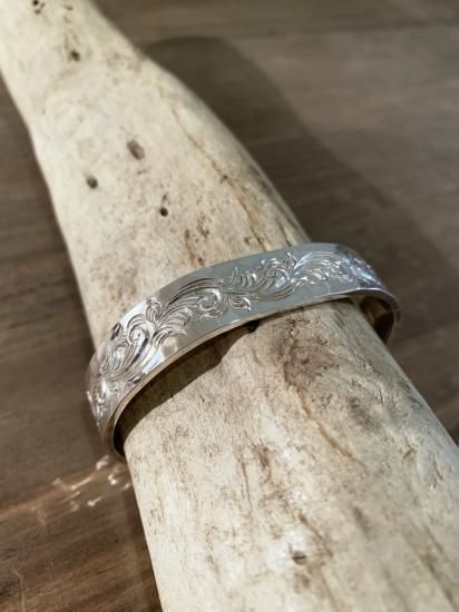 B-021 唐草槌目バングル 12mm - Dear Blossom