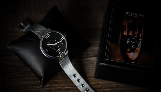 プレオーダー】The Watch / ザ ウォッチ（最高級 時刻予言 時計