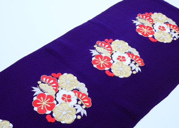 付け下げ 竹屋町刺繍 浜ちりめん 刺繍 金駒 鶴 鳥 正絹 反物 特撰鶉ちりめん帯揚げ|松竹梅柄 - 京都富小路の和装小物専門店きねや