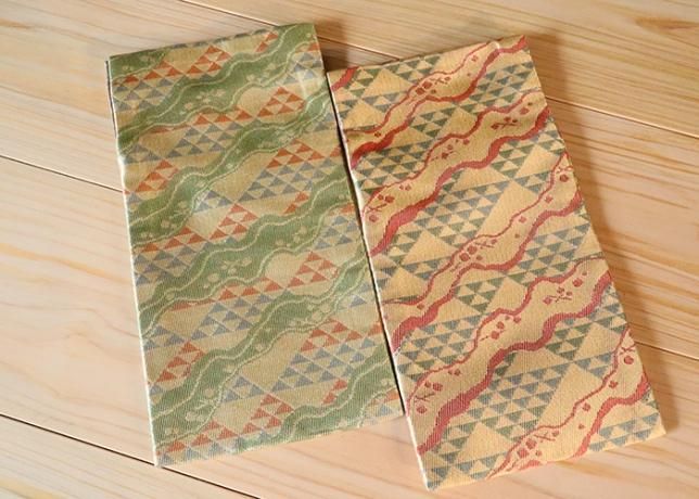 【新品表千家110種類の名物裂】(3冊の ファイルに収納) 『裂地鑑』 新品表千家110種類の名物裂】(3冊の ファイルに収納) 『裂地鑑』