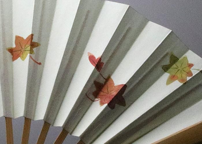茶席扇 鳥の子地 紅葉 | 手描き和紙 扇子 5寸 - 京都富小路の 茶席扇 鳥の子地 紅葉 | 手描き和紙 扇子 5寸 - 京都富小路の