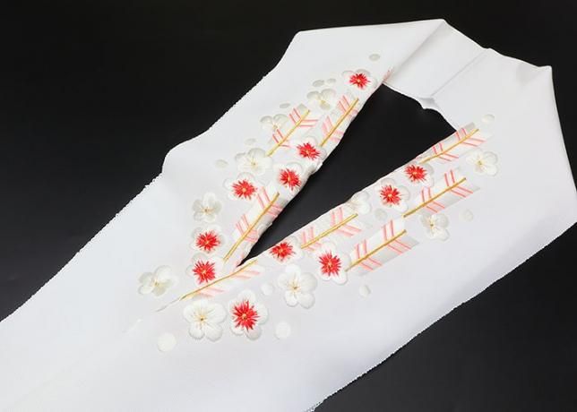 楽天市場】半襟 半衿 刺繍 振袖 成人式 赤 黒 からし 白 緑 金