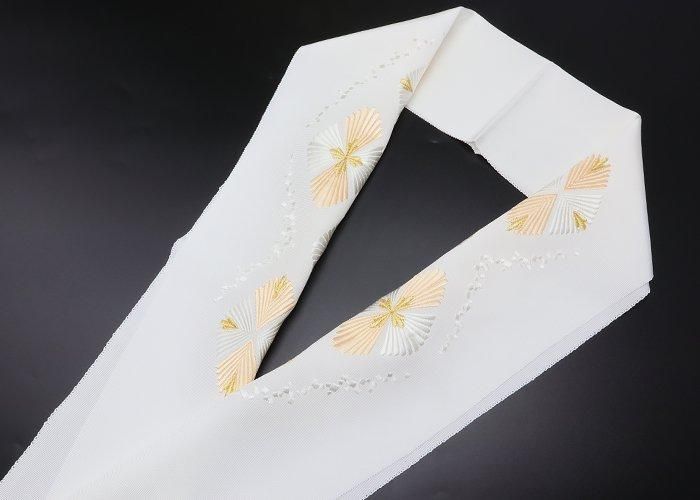 礼装向 正絹刺繍半衿 | 菱松葉 - 京都富小路の和装小物専門店きねや
