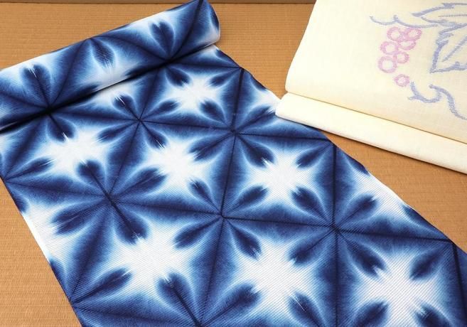 浴衣反物 綿紅梅 雪花絞り青 04 - 京都富小路の和装小物専門店きねや