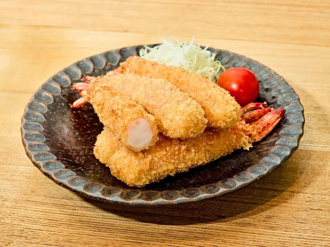 衣はあくまで軽く、主役は“エビそのもの”。 噛むほどにあふれる甘みと