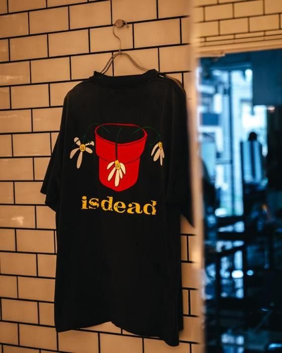 SAINT Mxxxxxx DEZA SOUP Tシャツ ブラック SAINT Mxxxxxx DEZA SOUP Tシャツ ブラック DLS_SS TEE/DE LA SOUL