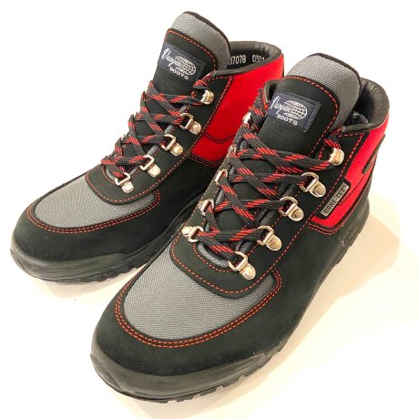 <div>VASQUE</div>MADE IN ITALY<br>SKYWALK LOW<br>GORE-TEX