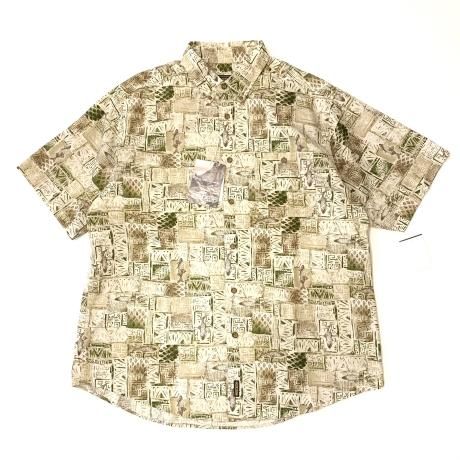 <div>WOOLRICH</div>DEADSTOCK<br>PATTERN PRINT<br>COTTON SHIRT<br>KHAKI