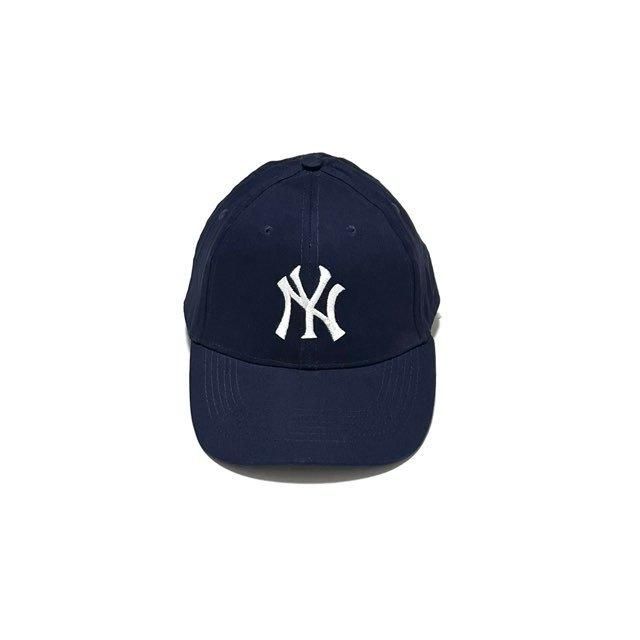 <div>Budweiser</div>OFFICIAL<br>90’sDeadstock<br>BASEBALL CAP<br>NEW YORK YANKEES<br>NVY 
