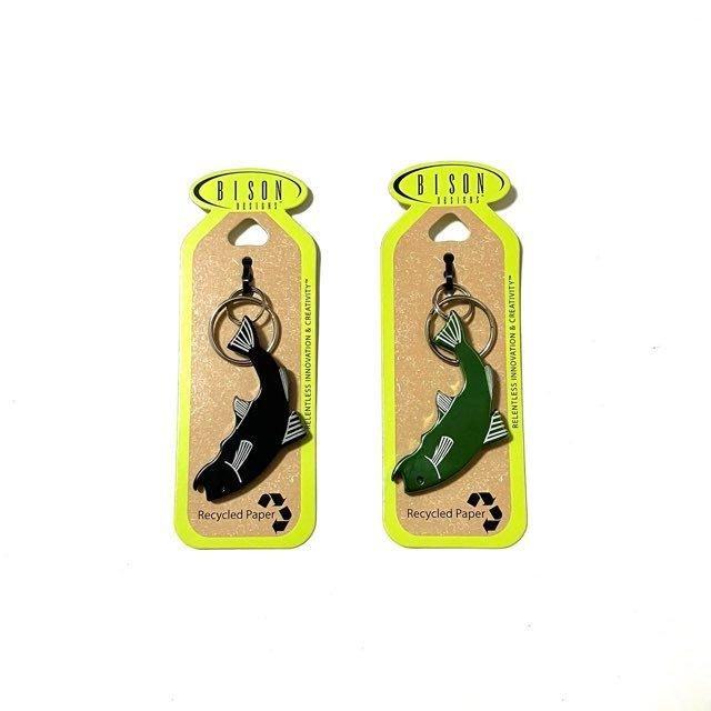 <div>BISON DESIGNS</div>KEYHOLDER/OPENER<br>TROUT<br>BLK,GREEN
